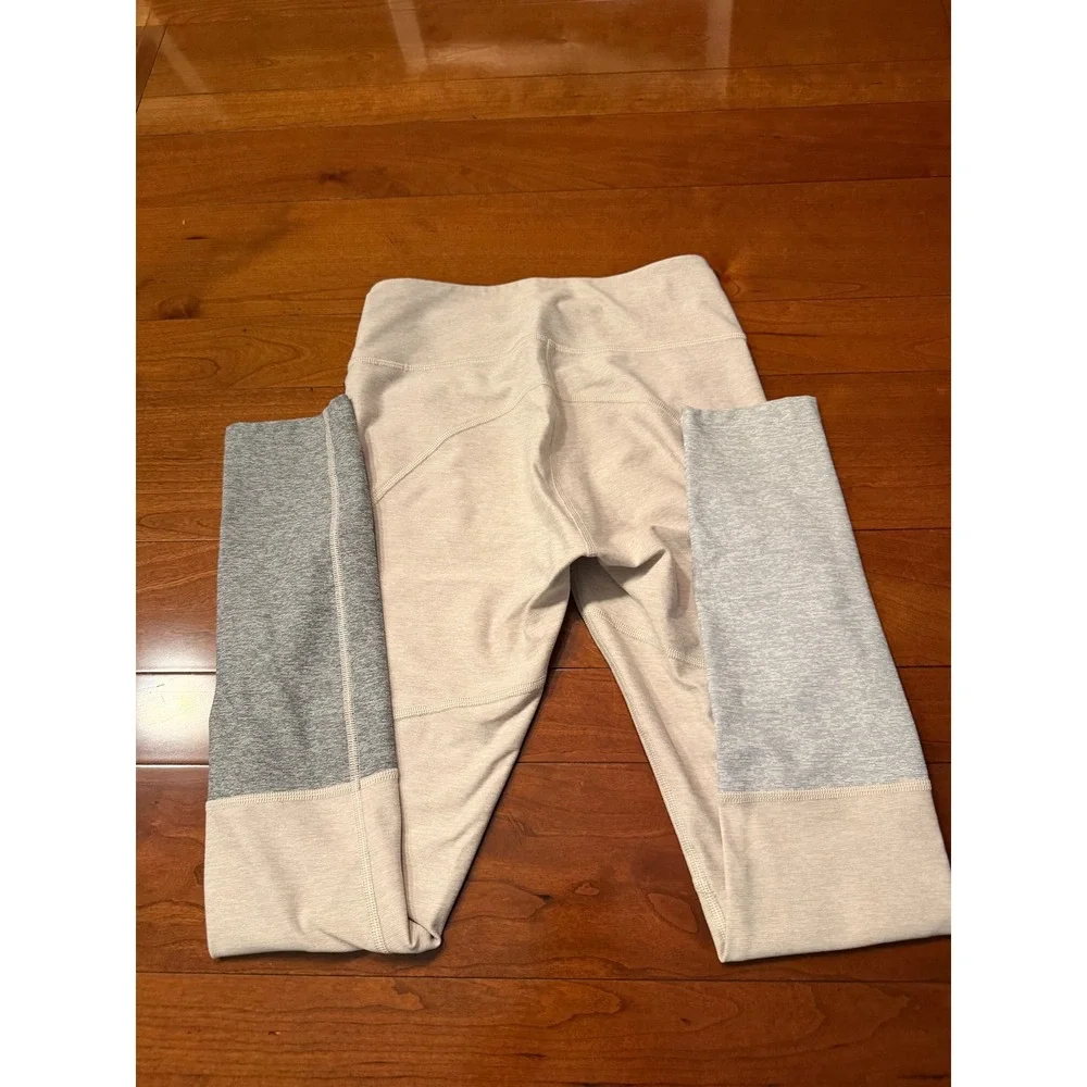 Outdoor Voices Colorblock Leggings XS Ivory Gray High Rise Athletic Yoga Pants - Picture 3 of 5